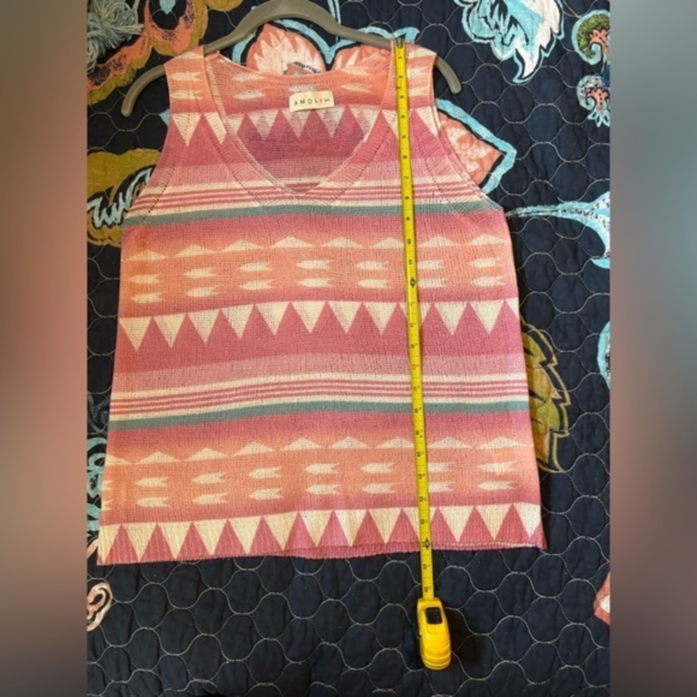 ⭐️ Amoli Tank Top size ML Aztec Pattern - Picture 4 of 7